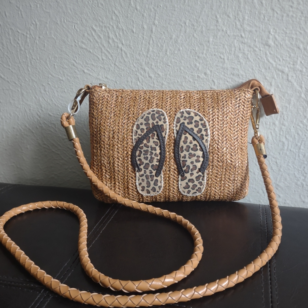 Sondra Roberts Squared Woven Straw Rafia Flip Flop Crossbody Bag - Picture 4 of 14